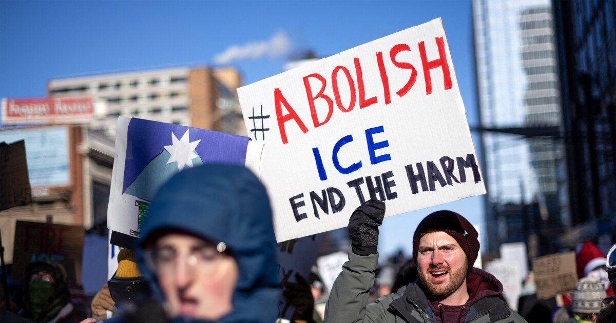 যুক্তরাষ্ট্রজুড়ে ধর্মঘটের ডাক, আইস বিলুপ্তির দাবি