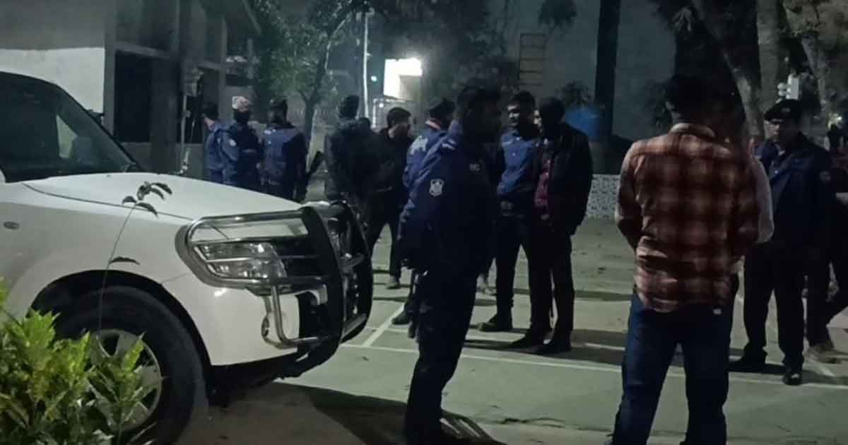 গোপালগঞ্জ জেলা ও দায়রা জজের বাসভবনে ককটেল বিস্ফোরণ