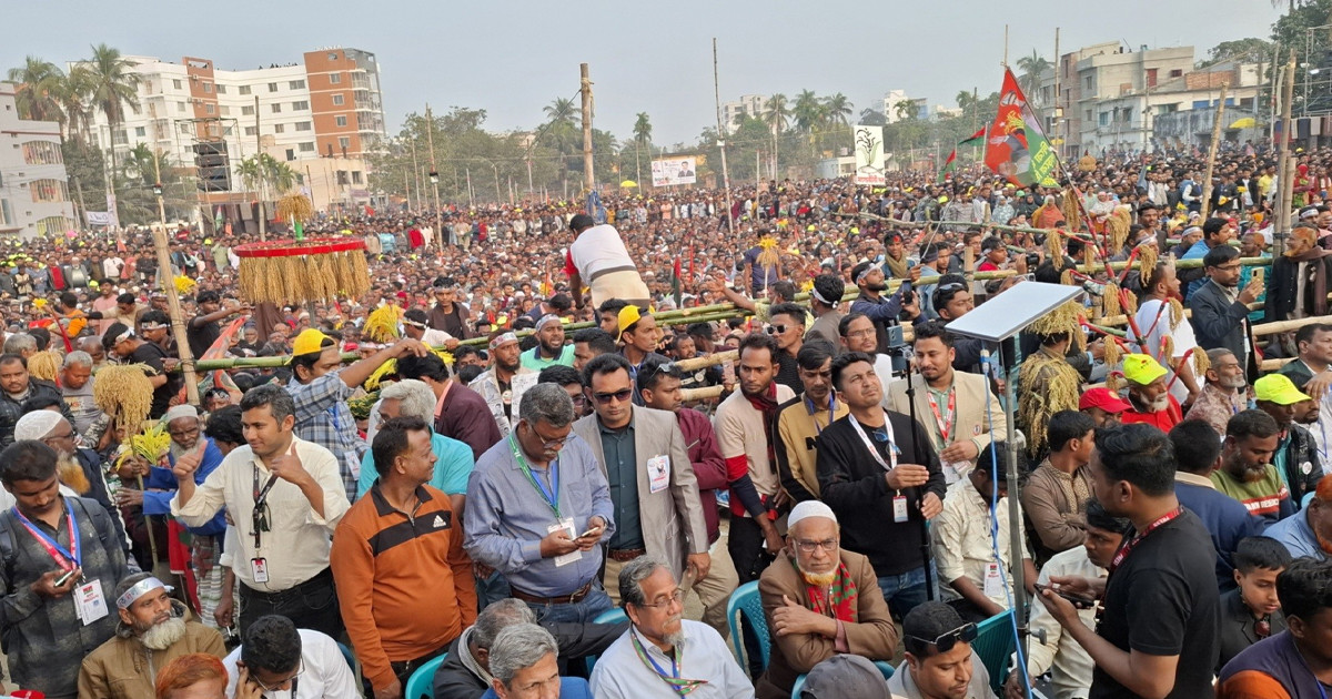 নওগাঁয় তারেক রহমানের জনসভাস্থল ও আশপাশ লোকে লোকারণ্য