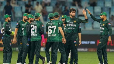 বয়কট গুঞ্জনের মধ্যেই শ্রীলঙ্কার টিকিট কাটল পাকিস্তান