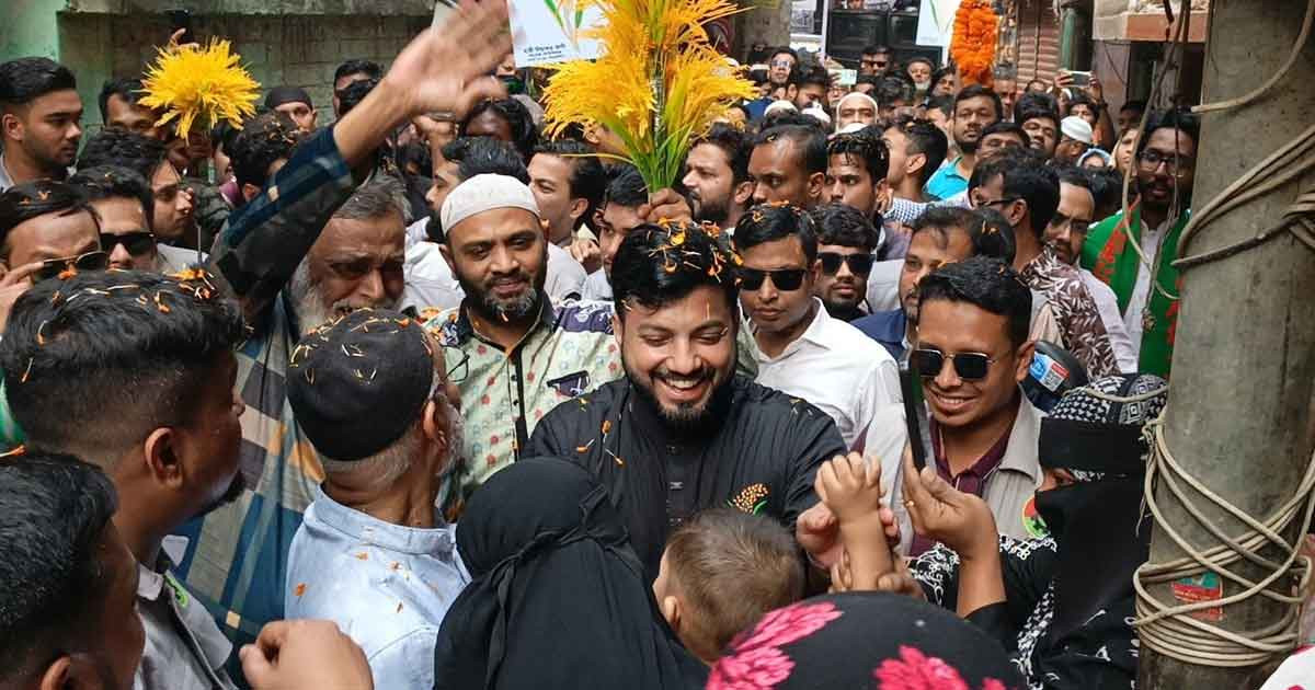 ইশরাককে সমর্থন জানিয়ে নির্বাচন থেকে সরে দাঁড়ালেন গণ অধিকার পরিষদ প্রার্থী