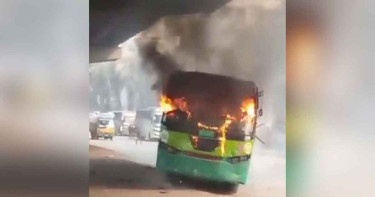 উত্তরায় বাসে আগুন