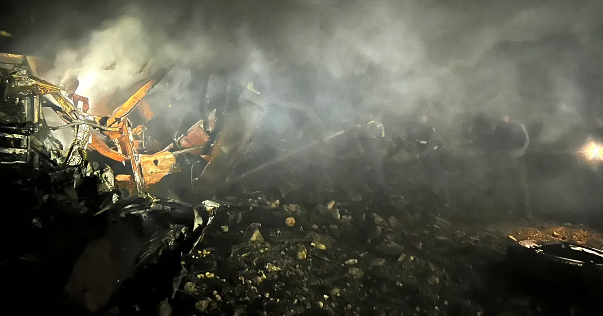 লেবাননের গ্রামে ইসরায়েলি হামলায় বিদ্যুৎ বিপর্যয়, আহত ২