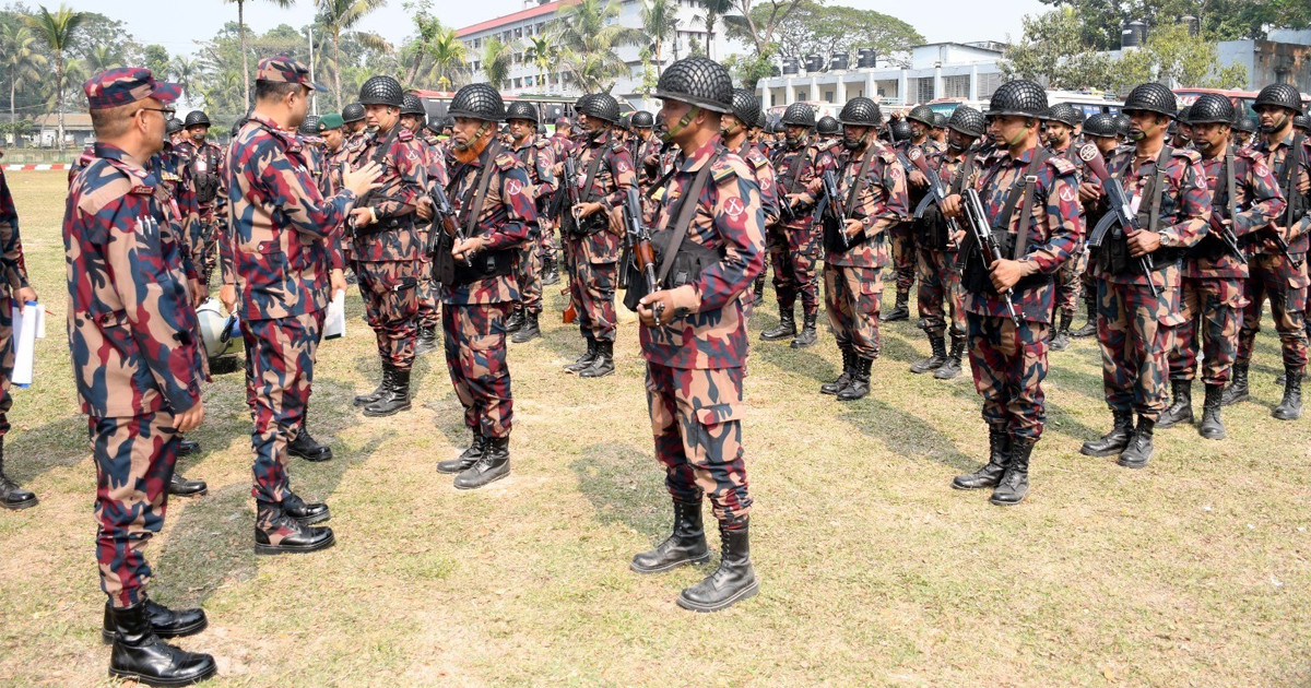 লক্ষ্মীপুরে ১০ প্লাটুন বিজিবি মোতায়েন