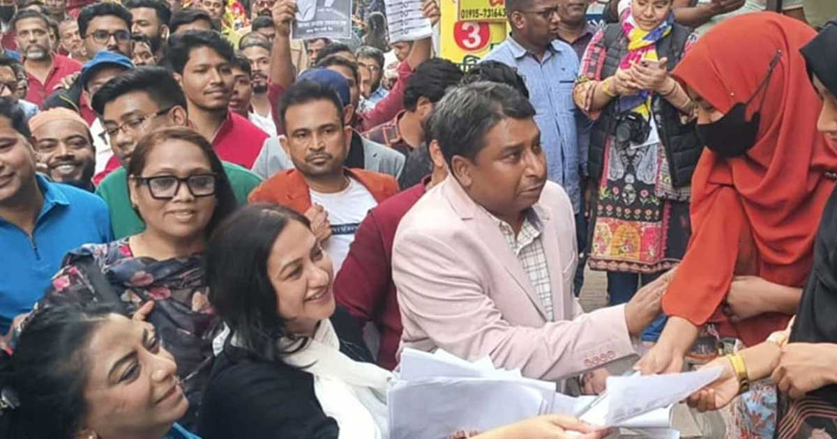 ‘আমি তো পরিবারের লোক, ভাইয়ার জন্য ভোট চাচ্ছি’