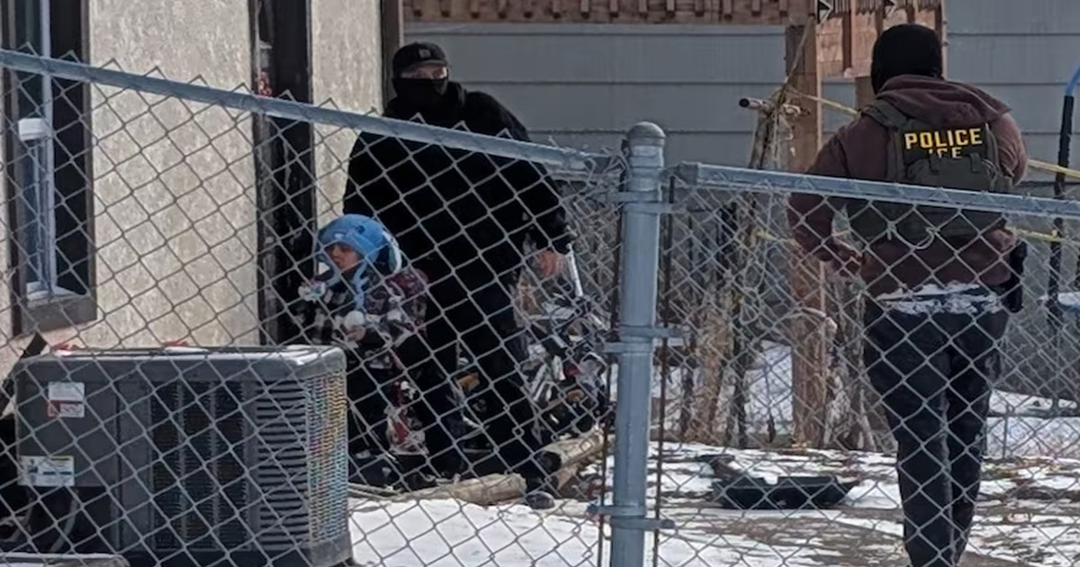 আটক ৫ বছরের শিশু ও তার বাবাকে মুক্তি দেওয়ার নির্দেশ মার্কিন বিচারকের