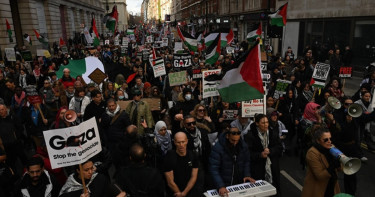 ইউরোপজুড়ে ফিলিস্তিনের পক্ষে হাজারো মানুষের সমাবেশ