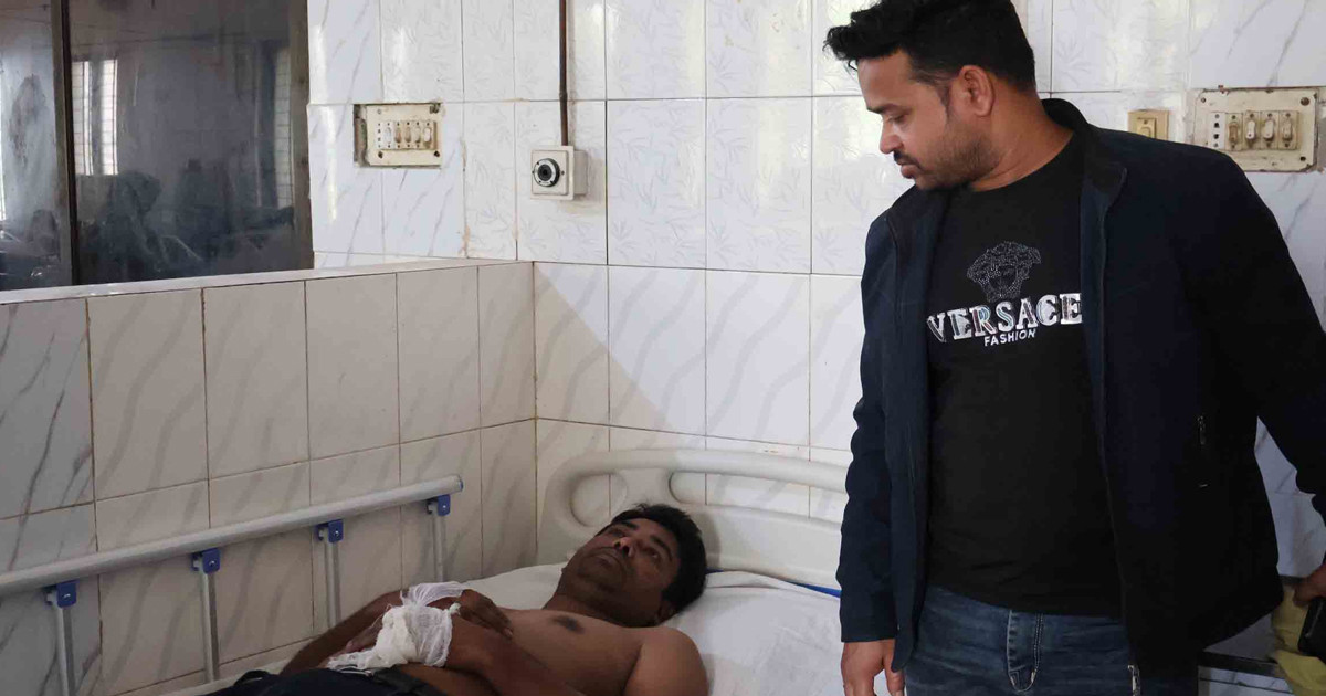 সিংড়ায় ধানের শীষের দুই কর্মীকে মারধর, একজনের অবস্থা গুরুতর