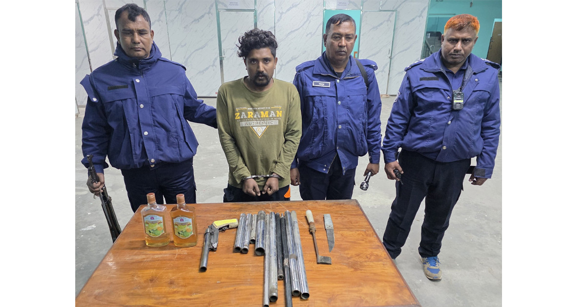 সিংড়ায় অস্ত্র তৈরির কারখানায় যৌথ বাহিনীর অভিযান, আটক ১