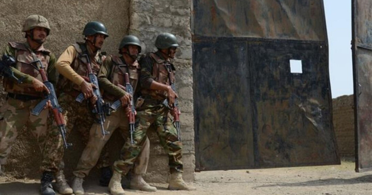 পাকিস্তান চলমান সামরিক অভিযানে ২২ সেনাসহ নিহত ২৫৫