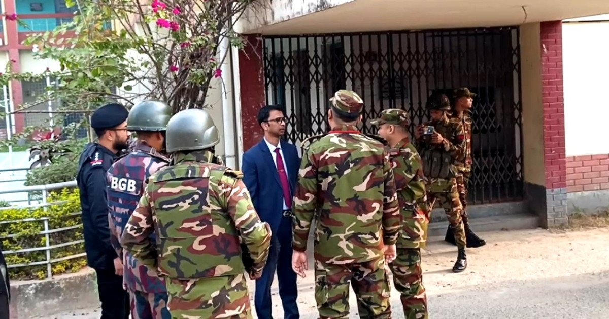 নির্বাচন উপলক্ষে কালীগঞ্জে যৌথ বাহিনীর বিশেষ মহড়া অনুষ্ঠিত