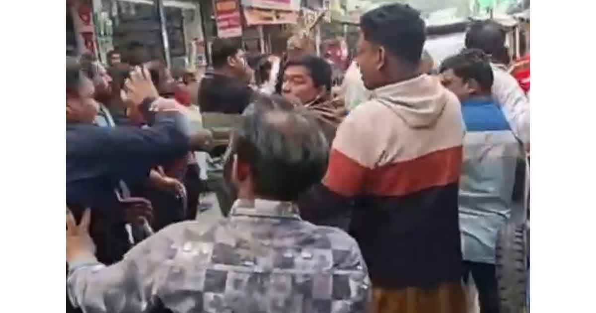 মাদারীপুরে দুই প্রার্থীর সমর্থকদের তুমুল সংঘর্ষ