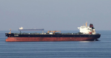 হরমুজ প্রণালীতে যুক্তরাষ্ট্রের জাহাজকে ইরানের নৌবাহিনীর ‘ধাওয়া’