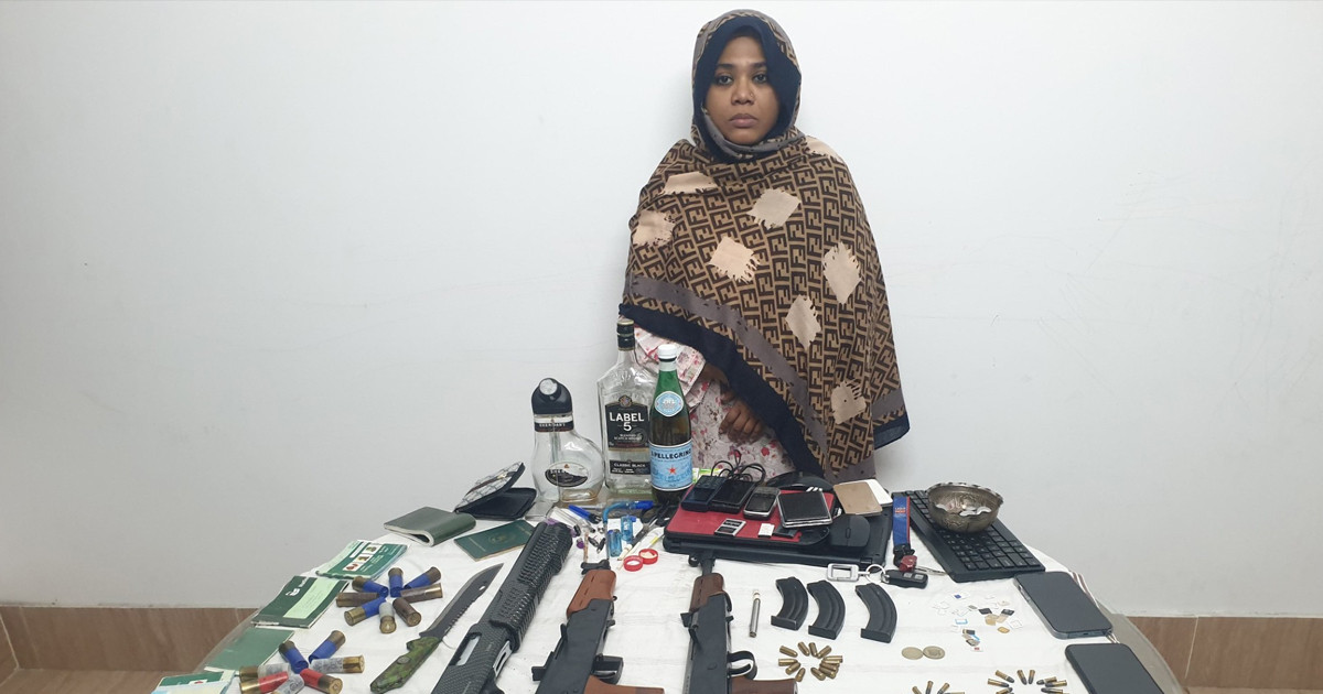 শরীয়তপুরে তিন আগ্নেয়াস্ত্রসহ সাবেক ছাত্রদল নেত্রী গ্রেপ্তার