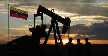 তেল বিক্রির ৫০ কোটি ডলার ভেনেজুয়েলাকে ফিরিয়ে দিল যুক্তরাষ্ট্র