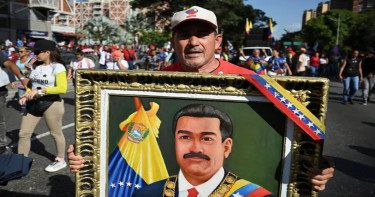 মাদুরোর মুক্তির দাবিতে ভেনেজুয়েলায় হাজারো সমর্থকের বিক্ষোভ