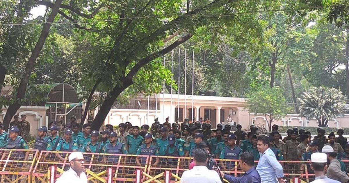 প্রধান উপদেষ্টার বাসভবন এলাকায় ১৪৪ ধারা জারি