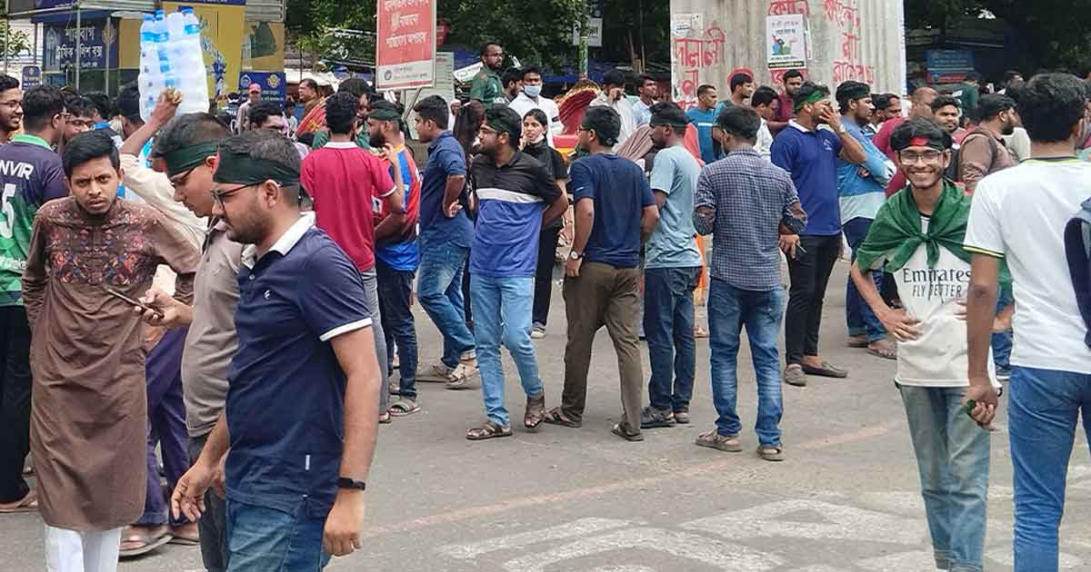 শাহবাগ মোড় অবরোধ