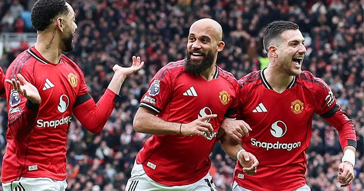 ক্যারিকের ছোঁয়ায় ম্যানইউর টানা চতুর্থ জয়