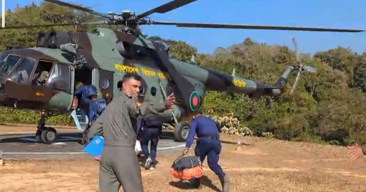 পাহাড়ের ২০টি কেন্দ্রে হেলিকপ্টরে যাচ্ছে নির্বাচনের সরঞ্জাম