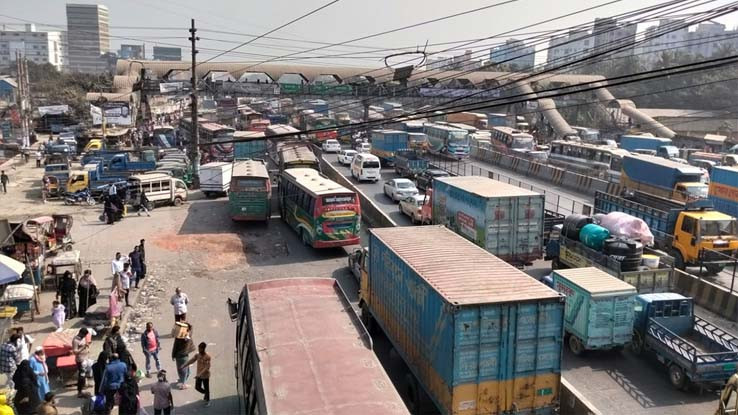 ঢাকা-চট্টগ্রাম মহাসড়কে ১০ কিমি যানজট