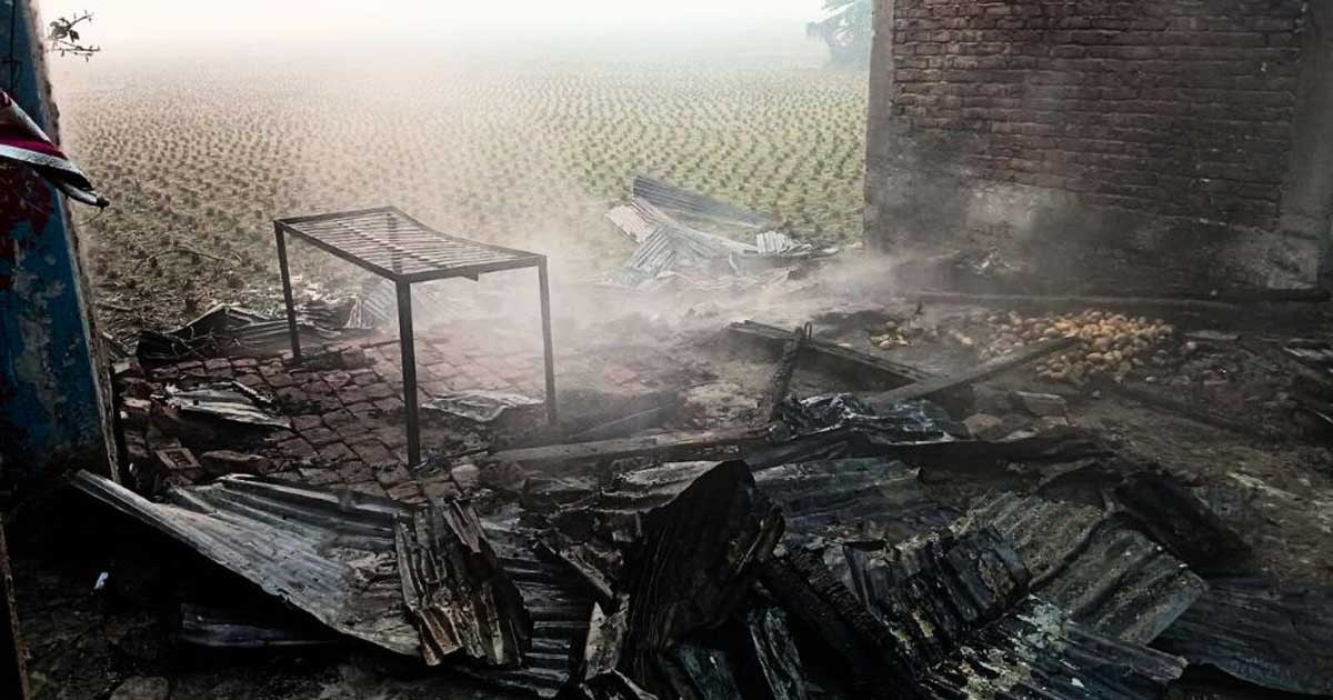 দুই উপজেলায় দাঁড়িপাল্লার নির্বাচনী কার্যালয় ও দোকানে আগুন