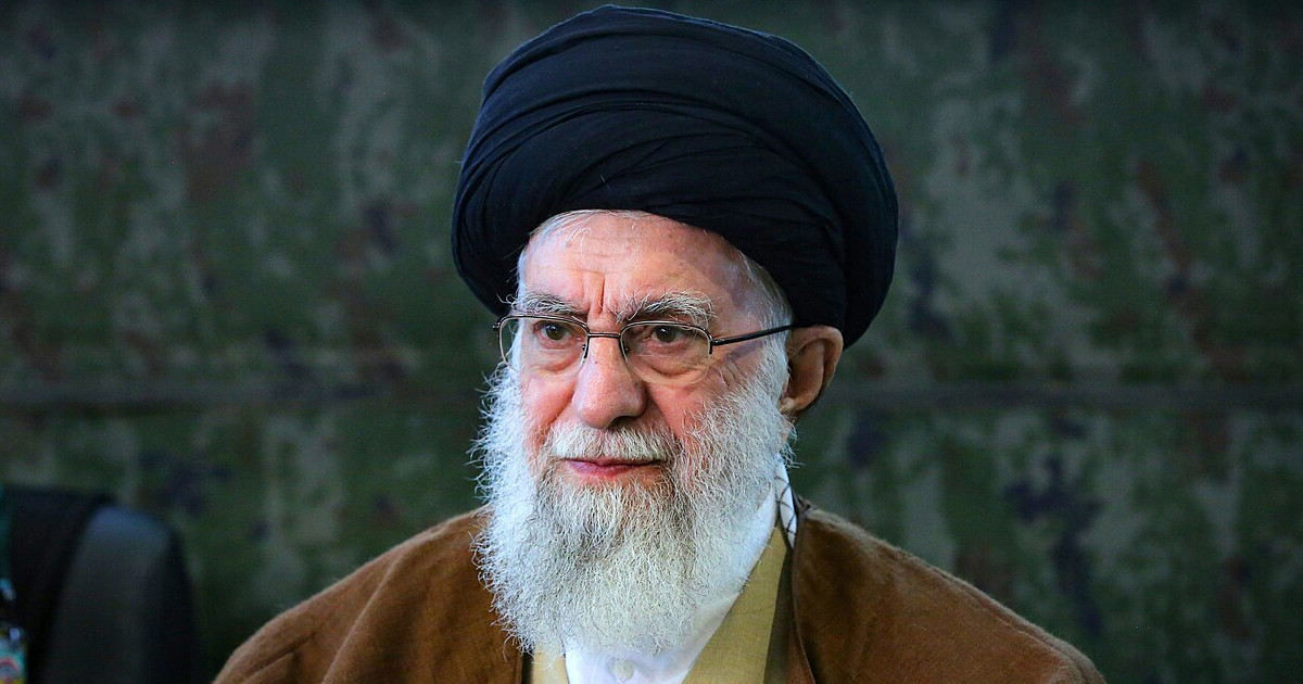 দুই হাজারের বেশি দণ্ডপ্রাপ্ত অপরাধীকে ক্ষমা করলেন খামেনি