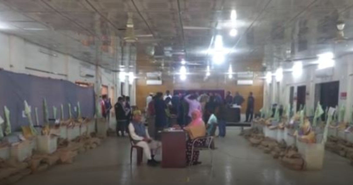 ঝালকাঠির কেন্দ্রগুলোতে পৌঁছে যাচ্ছে সরঞ্জাম এবং আনসার-ভিডিপি