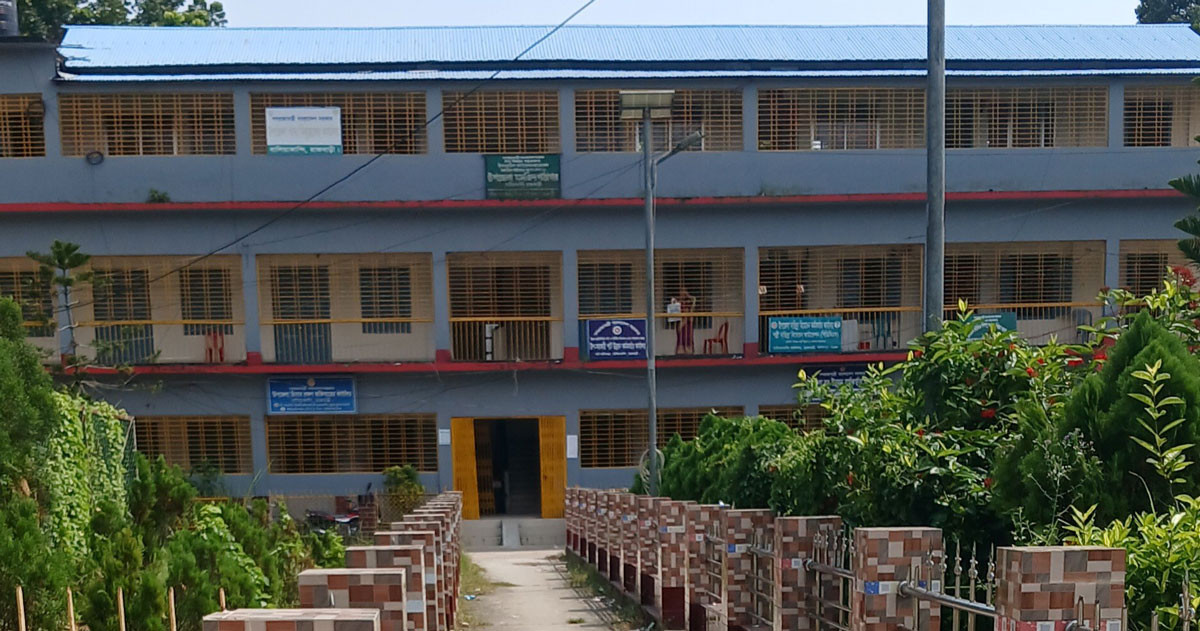 রাজবাড়ী বালিয়াকান্দি ভোট কেন্দ্র থেকে সিসি ক্যামেরা চুরি