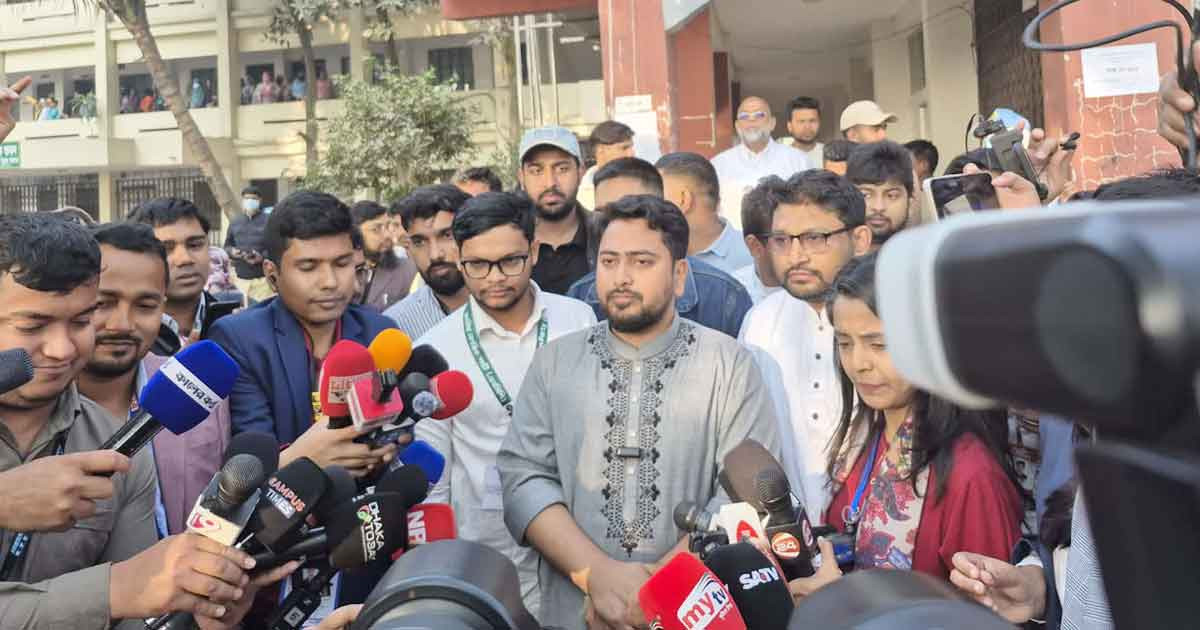 উৎসবমুখর পরিবেশ, ভোট কেন্দ্রে আসুন: নাহিদ ইসলাম