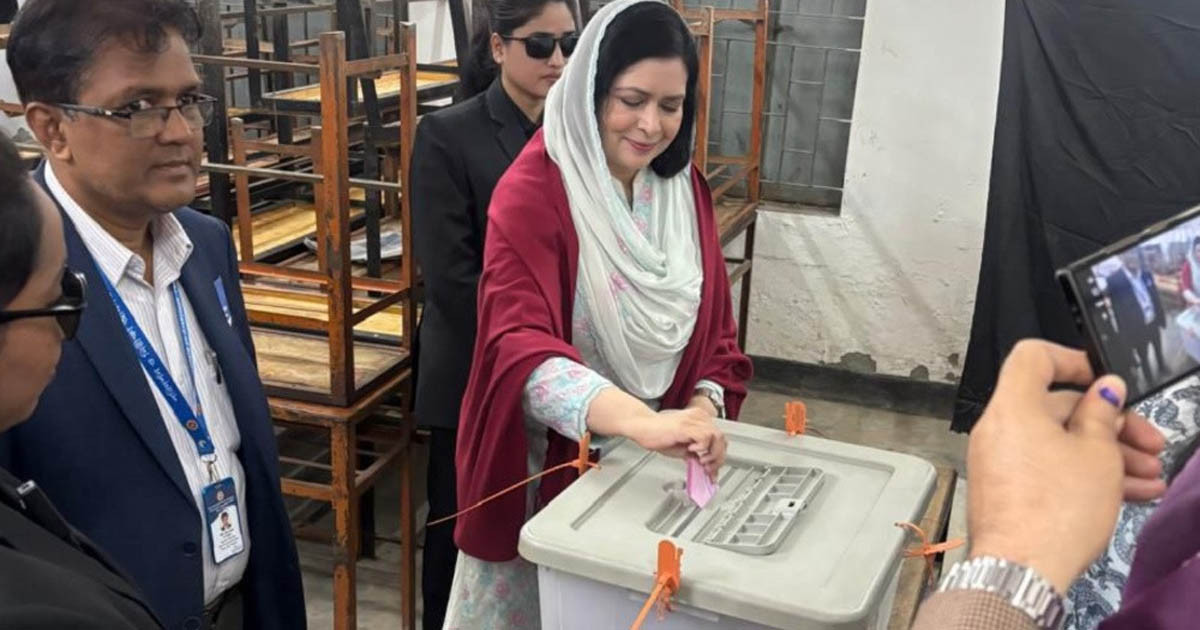 ভোট দিলেন ডা. জুবাইদা রহমান