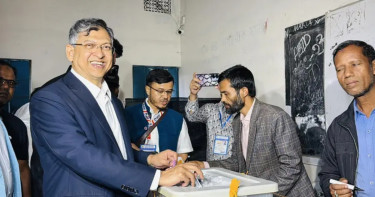ভোট দিলেন সালাহউদ্দিন আহমদ