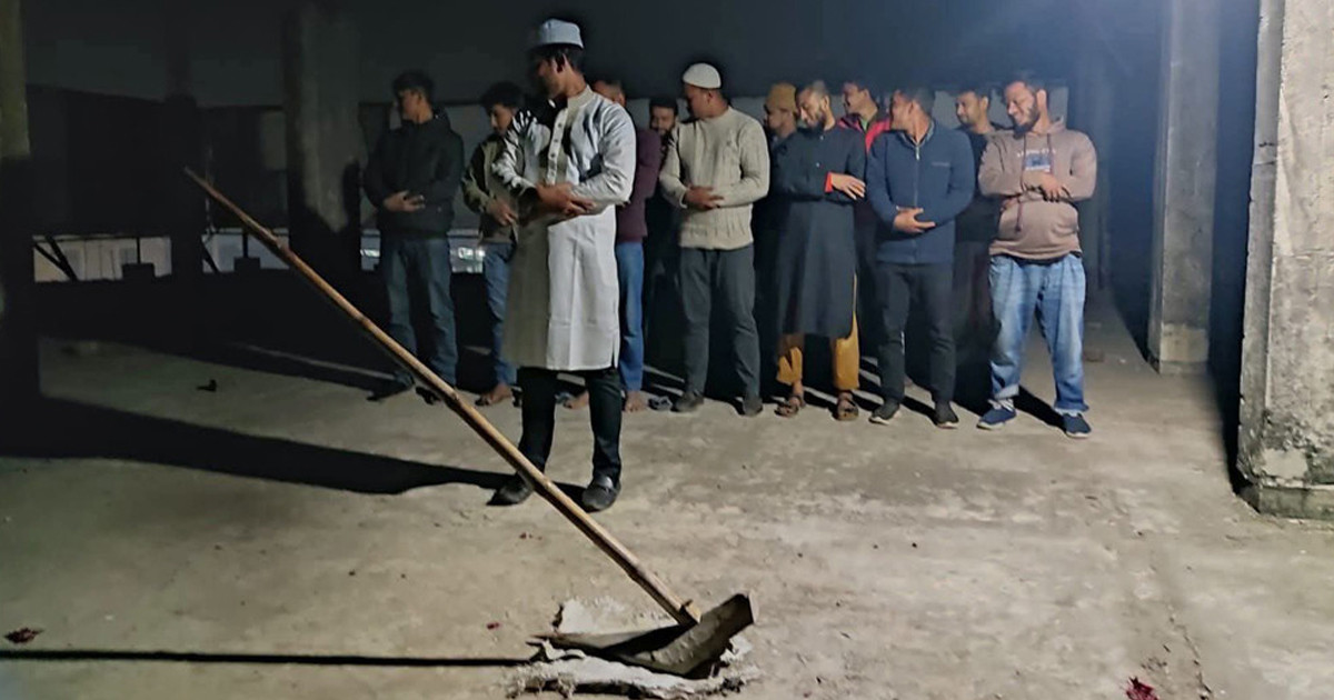 লাঙলের জানাজার ছবি সামাজিক মাধ্যমে ভাইরাল