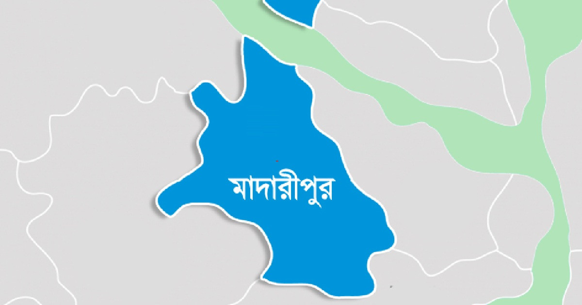 মাদারীপুরে দুপক্ষের সংঘর্ষ, শতাধিক বোমা বিস্ফোরণ