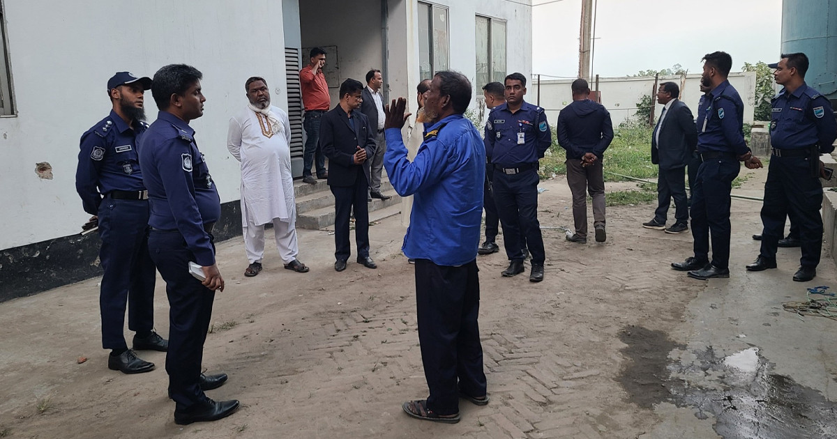 ধামরাইয়ে কারখানায় ডাকাতি, ৩ কোটি টাকার মালামাল লুট