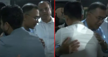 নাহিদ-সারজিসকে বুকে জড়িয়ে ধরলেন তারেক রহমান