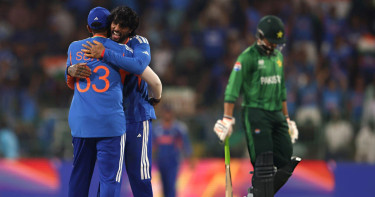 পাকিস্তানকে হারিয়ে সুপার এইটে ভারত