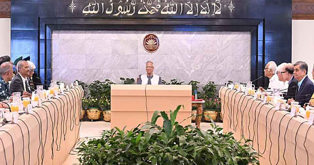 উপদেষ্টারা পতাকাবাহী গাড়িতে শপথ অনুষ্ঠানে যাবেন, পতাকা ছাড়া ফিরবেন