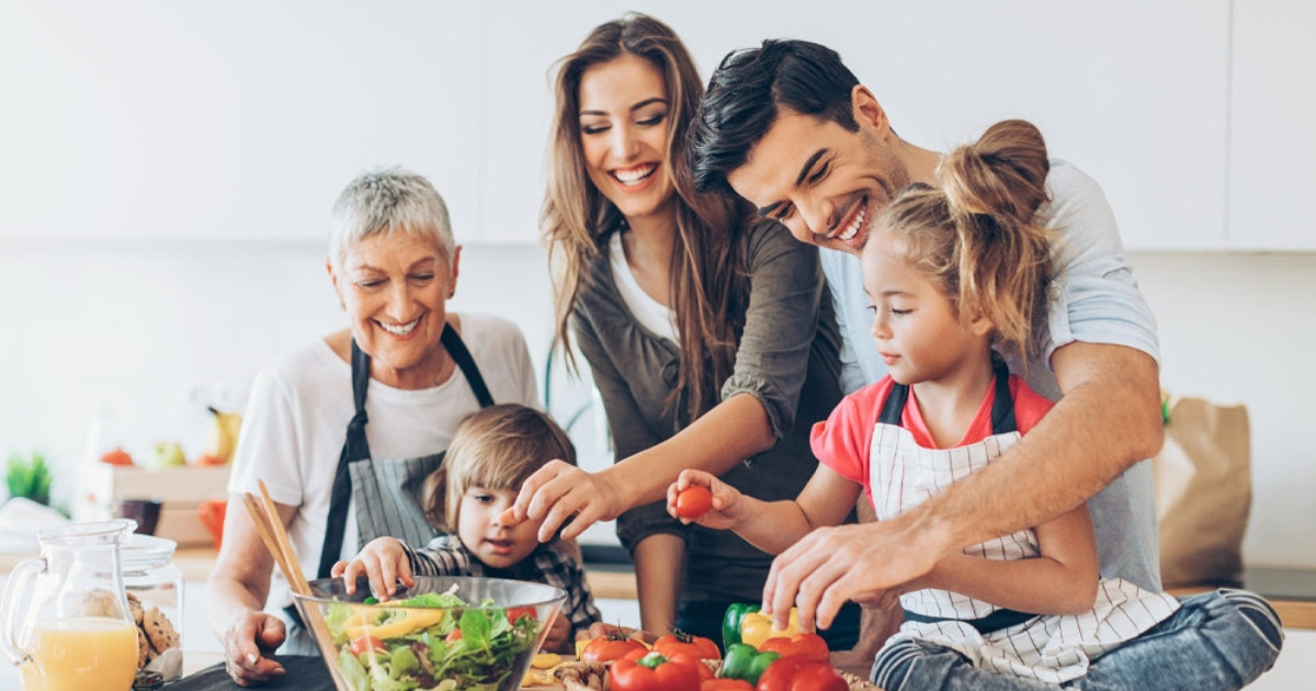 বয়স অনুযায়ী পুষ্টিকর খাবারের গুরুত্ব