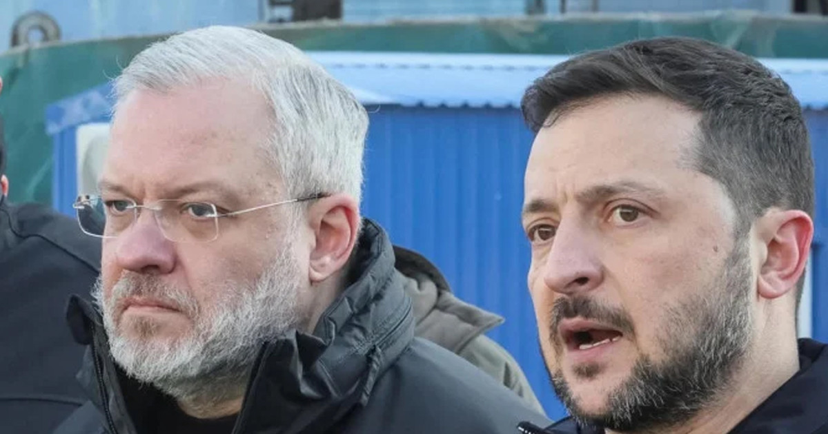 দেশ ছেড়ে পালানোর সময় ইউক্রেনের সাবেক জ্বালানিমন্ত্রী গ্রেপ্তার