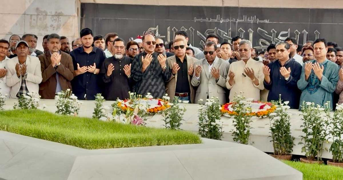 শহীদ জিয়াউর রহমান ও বেগম খালেদা জিয়ার মাজার জিয়ারত করলেন বগুড়ার নব-নির্বাচিত ৬ এমপি