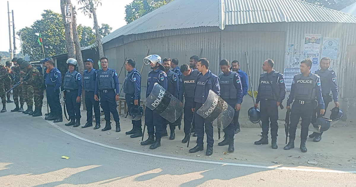 ঝিনাইদহের শৈলকুপায় আধিপত্য বিস্তার করাকে কেন্দ্র করে সংঘর্ষে পুলিশসহ আহত ৭