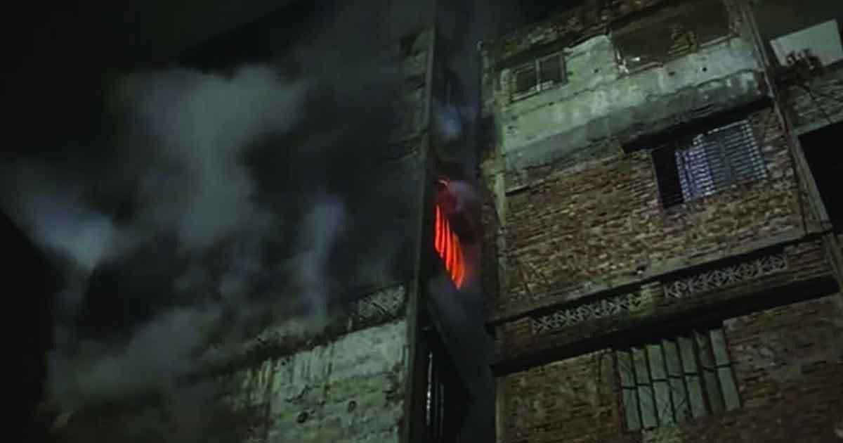 পুরান ঢাকায় জুতার কারখানায় আগুন