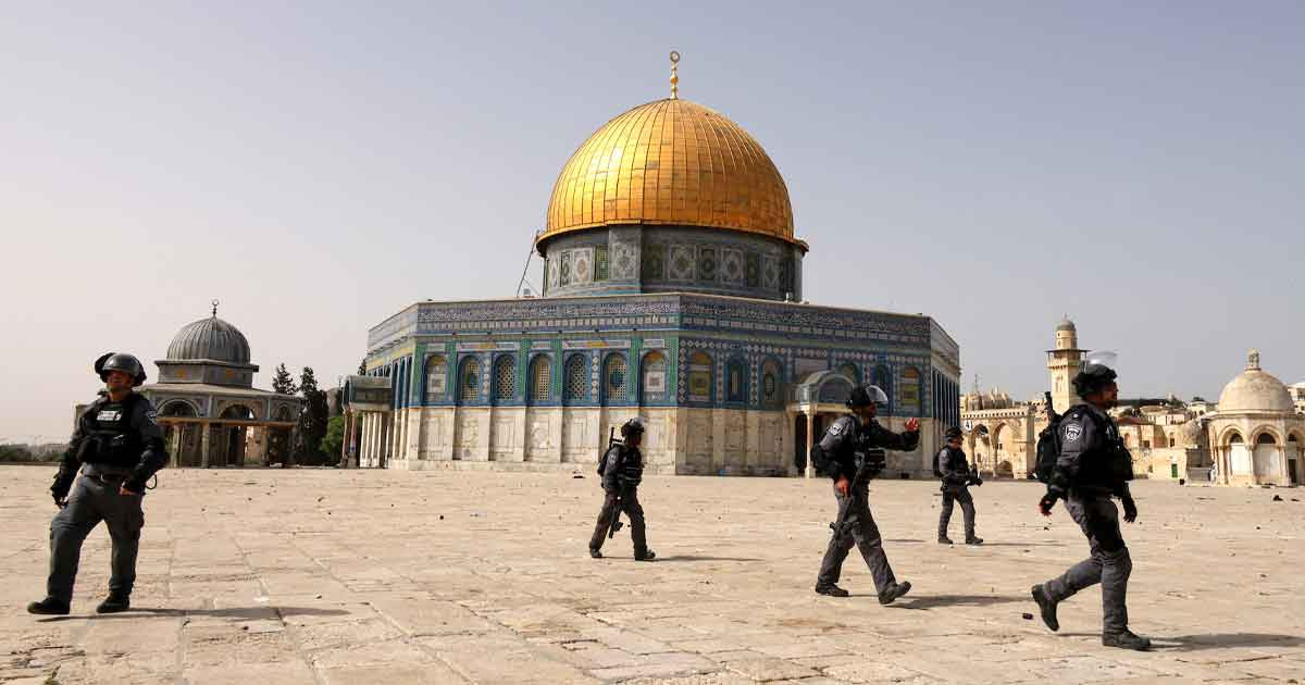 আল-আকসা মসজিদ থেকে ইমামকে তুলে নিয়ে গেছে ইসরায়েল