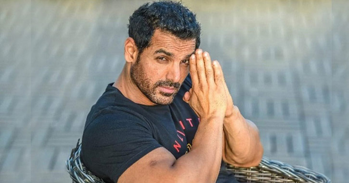 নায়িকাদের চেয়ে নায়কদের সঙ্গেই স্বচ্ছন্দ জন