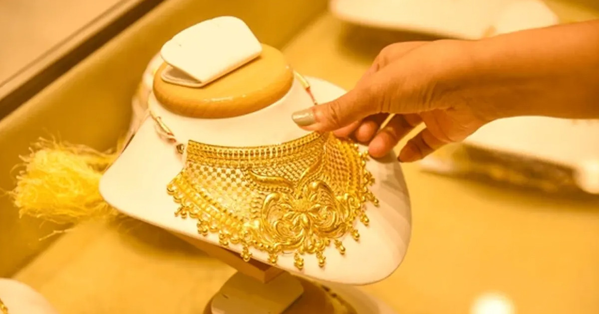 স্বর্ণের পতন অব্যাহত, নতুন দামে আজ ভরিতে কত বিক্রি হবে?