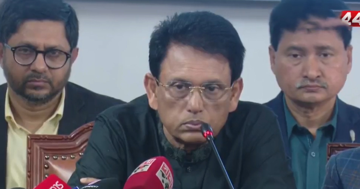 ‘শিক্ষকরা রাজপথ দখল করে আন্দোলন করবেন—এটা হতে পারে না’