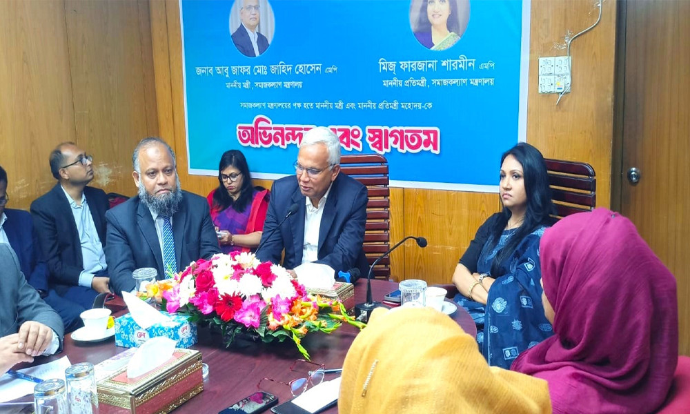 ফ্যামেলি কার্ড সরাসরি নারীদের হাতে দেয়া হবে: সমাজকল্যাণমন্ত্রী