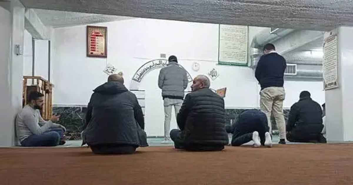 বাংলাদেশি ইমামকে গ্রিস ছাড়ার নির্দেশ, ৬০ মসজিদ বন্ধ