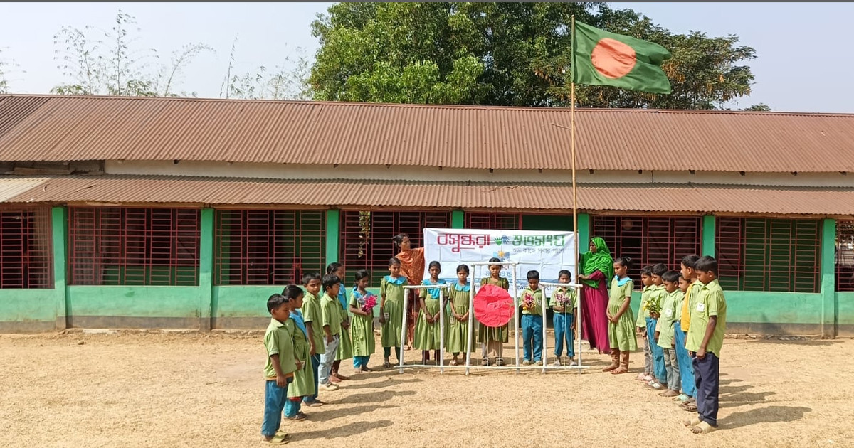 বাঁশ-রশি-কাগজে গড়া মিনার, হৃদয়ে অমলিন একুশ
